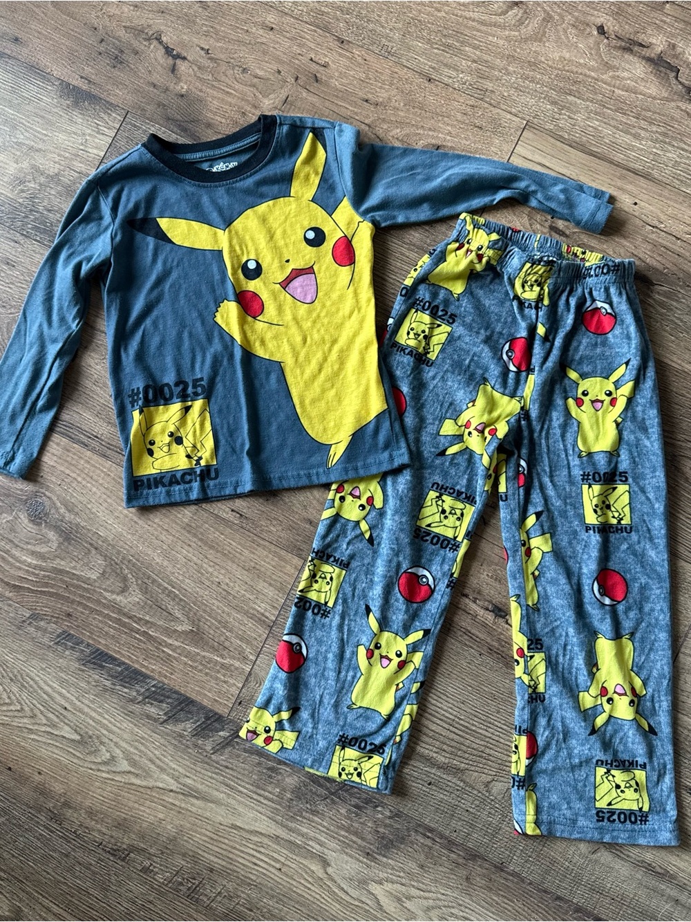 Kids Pokemon Pikachu Pajama Set - Gray & Yellow